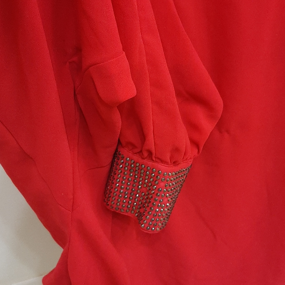 Red blouse - Picture 3 of 4